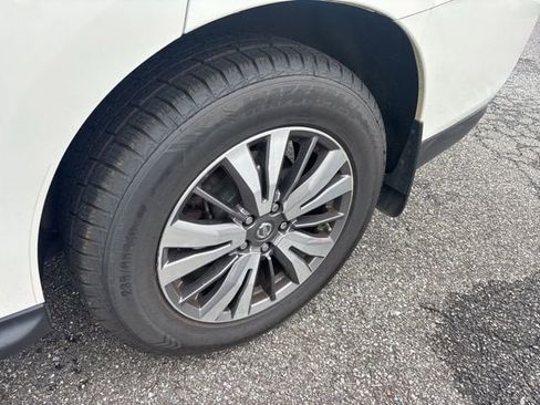 Used 2017 Nissan Pathfinder S FWD image 8