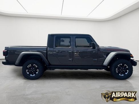 New 2025 Jeep Gladiator Rubicon w/ Convenience Group AWD/4WD image 3