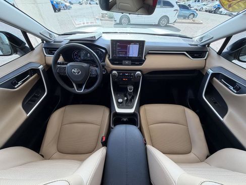 Used 2021 Toyota RAV4 Limited AWD/4WD image 28