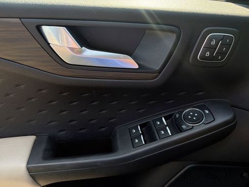 Used 2020 Ford Escape Titanium AWD/4WD image 15