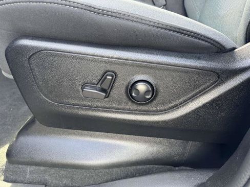 Used 2023 RAM 1500 Big Horn AWD/4WD image 10