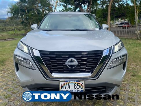 Used 2023 Nissan Rogue SV FWD image 2