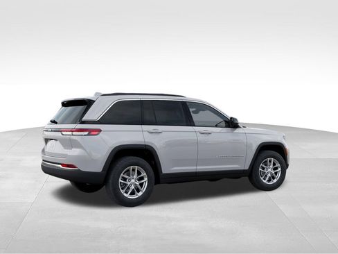 New 2026 Jeep Grand Cherokee Laredo AWD/4WD image 4
