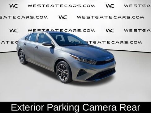 Used 2022 Kia Forte LXS FWD image 2