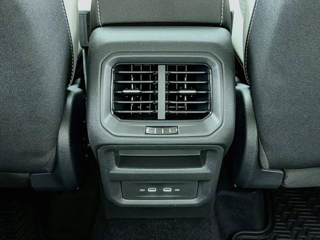 New 2027 Volkswagen Taos SE AWD/4WD image 25