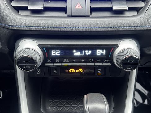 Used 2024 Toyota RAV4 SE image 30