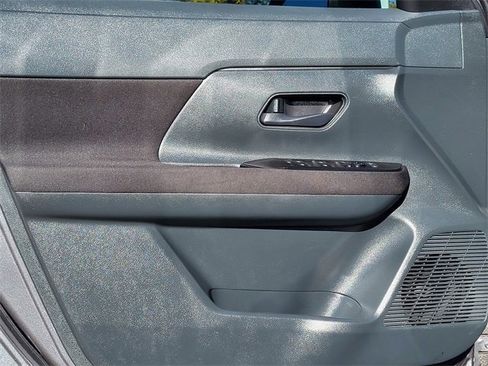 Used 2025 Nissan Kicks S image 21