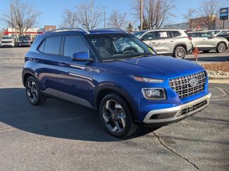 Used 2024 Hyundai Venue SEL video 2
