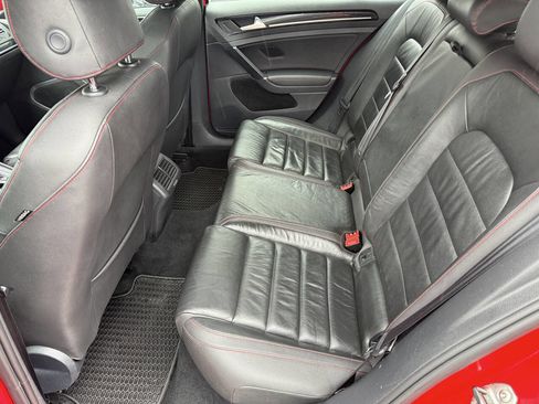 Used 2015 Volkswagen Golf 4-Door image 23