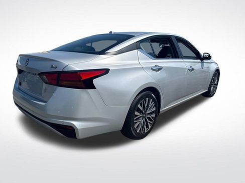 Used 2023 Nissan Altima 2.5 SV image 8