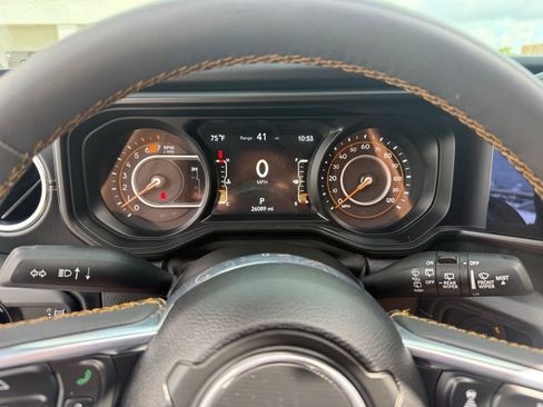 Used 2024 Jeep Wrangler Unlimited Sahara w/ Technology Group AWD/4WD image 20