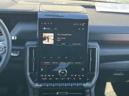 New 2026 GMC Yukon Denali w/ Sun & Power Step Package image 4