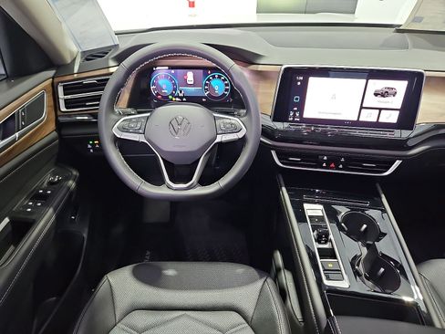 New 2026 Volkswagen Atlas SE FWD image 15