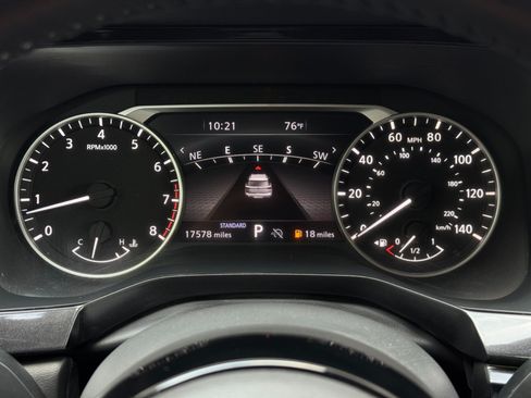 Used 2023 Nissan Pathfinder SL FWD image 17