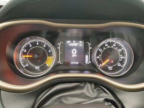 Used 2015 Jeep Cherokee Latitude w/ Comfort/Convenience Group image 23