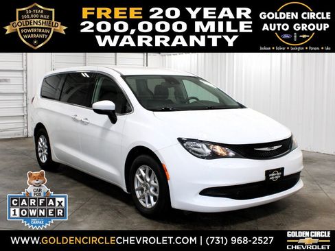 Used 2023 Chrysler Voyager LX FWD image 1