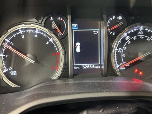 Used 2024 Toyota 4Runner TRD Off-Road image 27