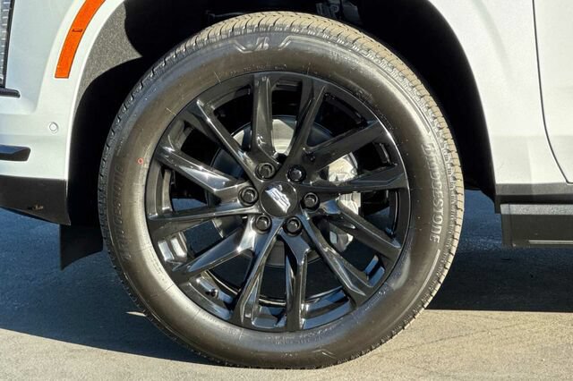 New 2026 Cadillac Escalade ESV Sport w/ LPO, ONYX Package AWD/4WD image 28