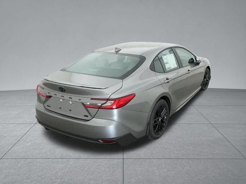 Used 2026 Toyota Camry SE FWD image 10