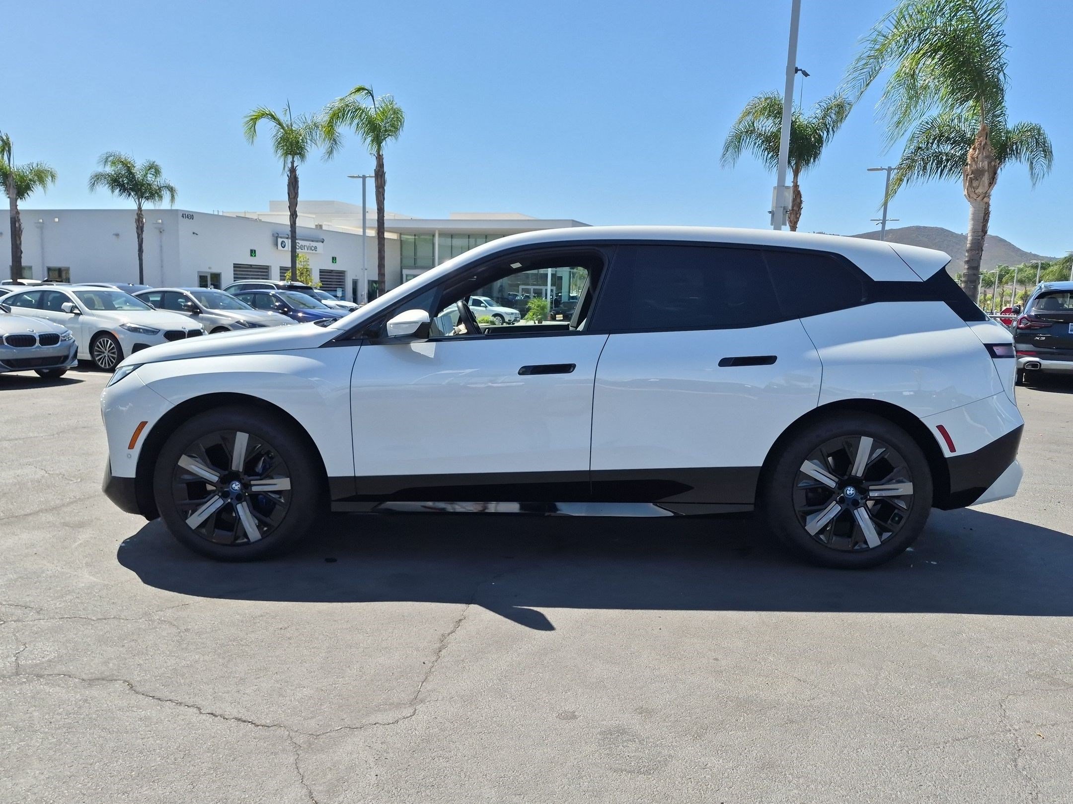Certified 2024 BMW iX xDrive50 w/ Sport Package AWD/4WD image 7