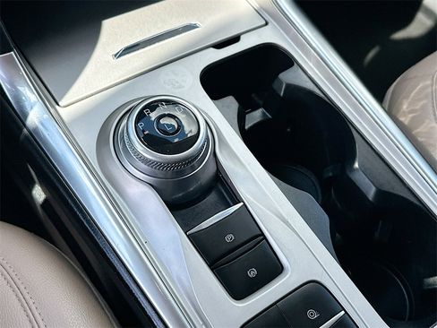 Certified 2022 Ford Explorer Limited w/ Equipment Group 301A image 22