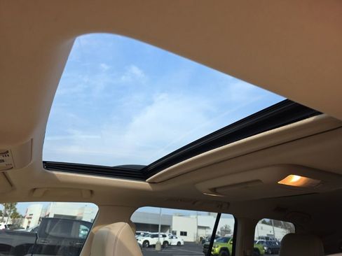 Used 2014 Toyota Land Cruiser image 24