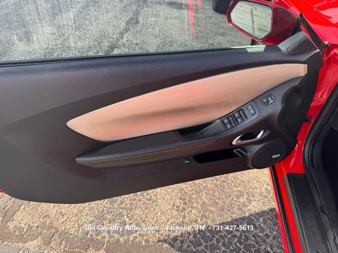 Used 2015 Chevrolet Camaro LT RWD image 12