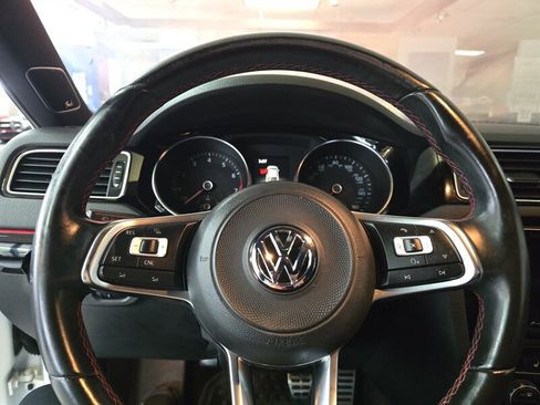 Used 2017 Volkswagen Jetta GLI FWD image 26