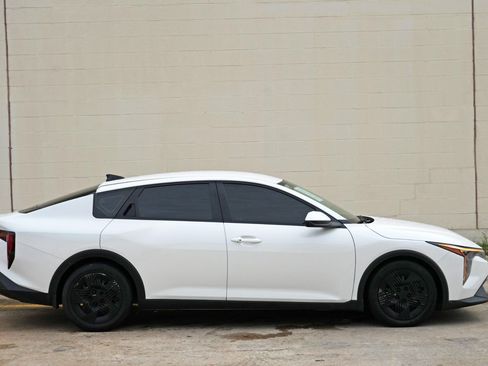 Used 2025 Kia K4 FWD image 47