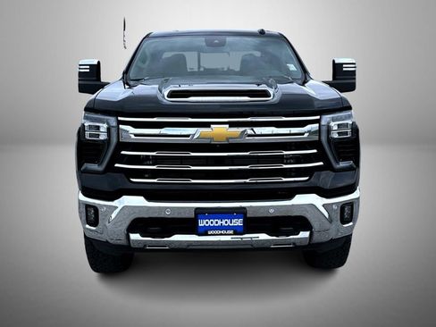 Used 2024 Chevrolet Silverado 3500 LTZ w/ LTZ Convenience Package AWD/4WD image 2