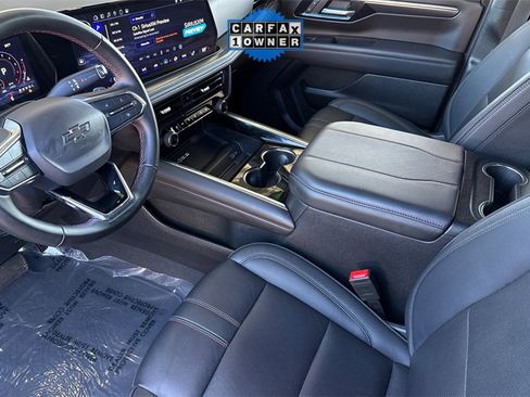 Used 2025 Chevrolet Suburban RST image 4