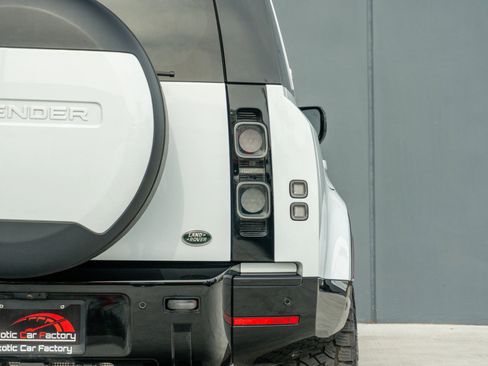 Used 2023 Land Rover Defender 110 image 37
