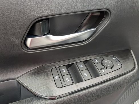 New 2026 Nissan Kicks SV w/ Cold Weather Package FWD image 12