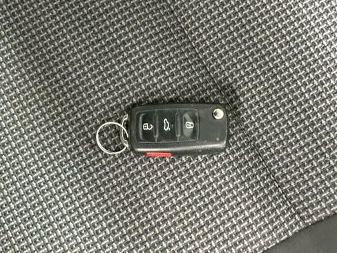 Used 2017 Volkswagen Beetle 1.8T S image 28