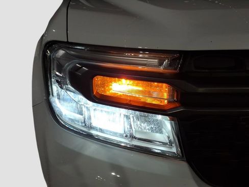 Used 2023 Ford Maverick XLT w/ XLT Luxury Package image 9