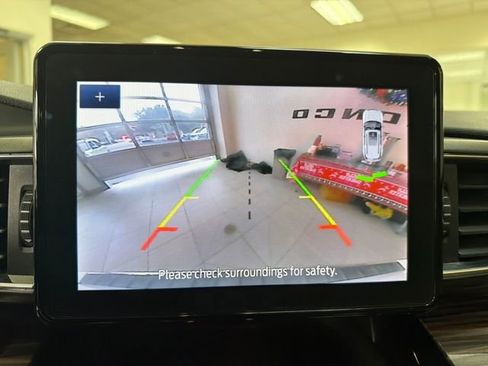 Used 2023 Ford Explorer Limited image 23