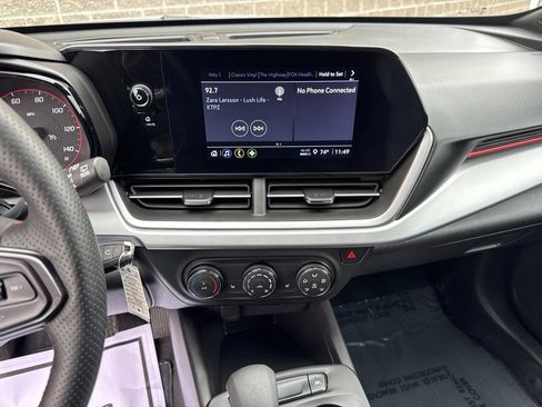 Used 2025 Chevrolet Trax RS w/ Driver Confidence Package FWD image 23