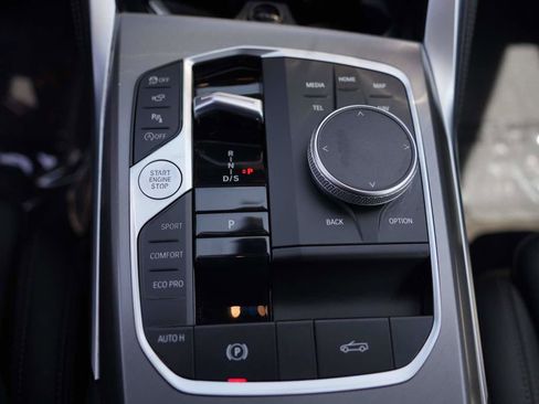 Used 2025 BMW M440i Convertible RWD image 19