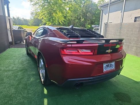Used 2017 Chevrolet Camaro LT RWD image 8