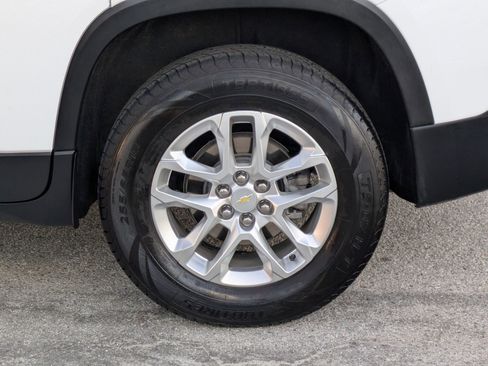 Used 2020 Chevrolet Traverse LS image 9