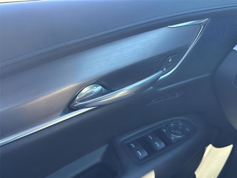 Used 2017 Cadillac XT5 Luxury w/ Driver Awareness Package image 20