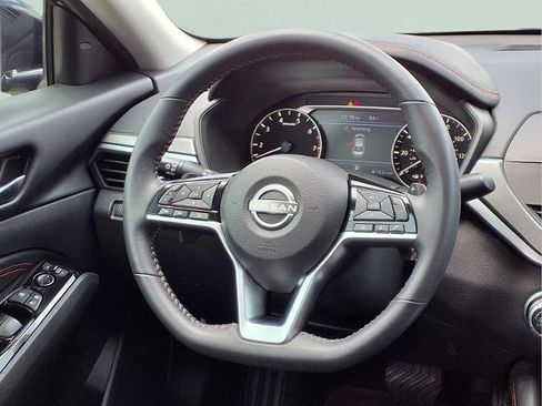 Certified 2023 Nissan Altima 2.5 SR FWD image 14