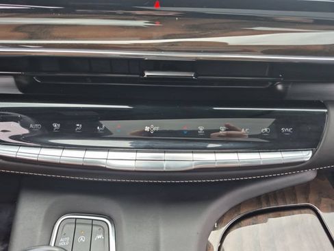 Certified 2024 Cadillac Escalade Premium Luxury Platinum w/ LPO, Floor Liner Package AWD/4WD image 22
