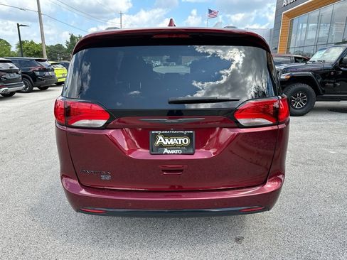 Used 2019 Chrysler Pacifica Touring-L FWD image 7