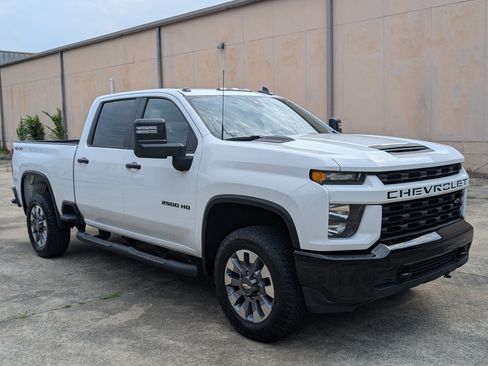 Used 2023 Chevrolet Silverado 2500 Custom w/ Custom Value Package AWD/4WD image 11