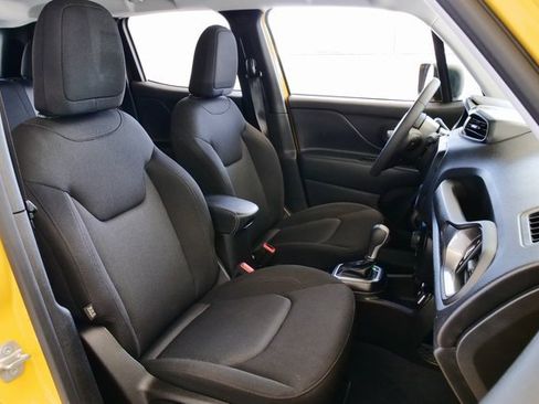 Used 2023 Jeep Renegade Latitude image 15