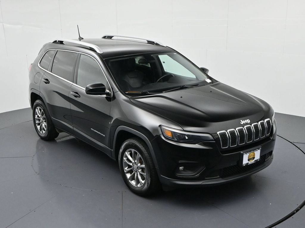 Used 2019 Jeep Cherokee Latitude Plus w/ Cold Weather Group AWD/4WD image 15