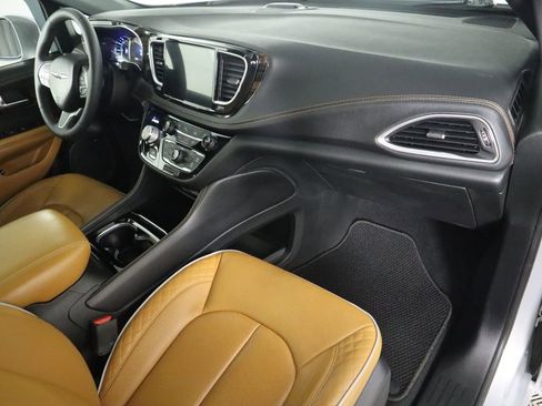 Used 2022 Chrysler Pacifica Pinnacle image 18