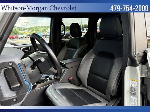 Used 2023 Ford Bronco Black Diamond w/ Sasquatch Package AWD/4WD image 9
