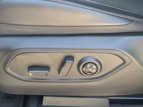 Used 2023 Jeep Grand Cherokee Altitude RWD image 21